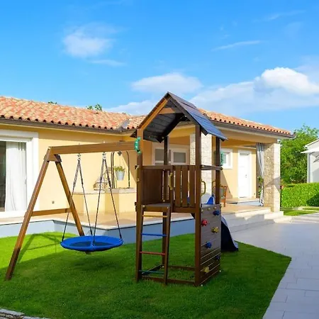 Mathilda By Istrialux فيلة Milotski Breg