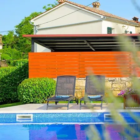 别墅 Mathilda By Istrialux