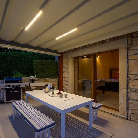 Mathilda By Istrialux 别墅