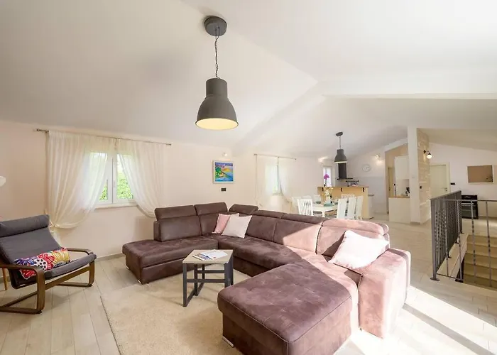 Mathilda By Istrialux * Milotski Breg